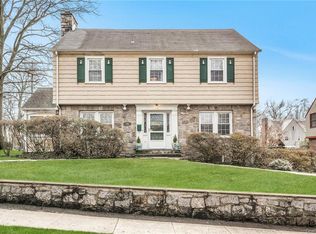 146 Secor Ln, Pelham, NY 10803