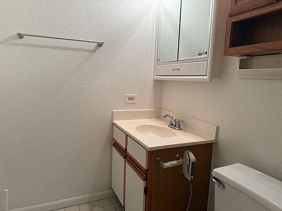 5th image of 3130 W Monroe St APT 304