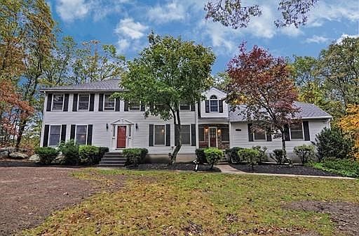 1st image of 2 Briar Dr