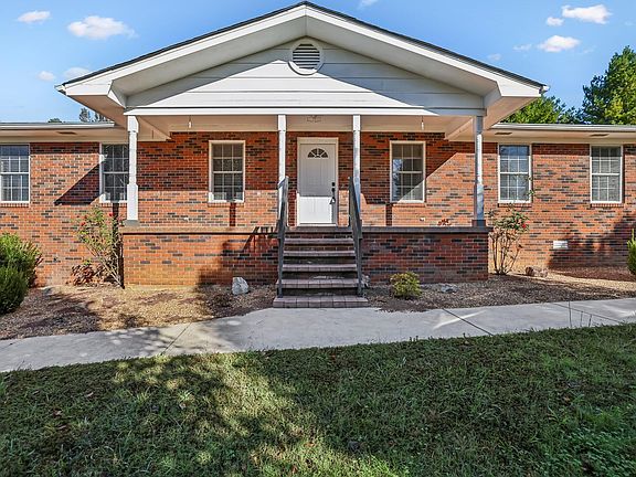3rd image of 685 Lockhart Rd