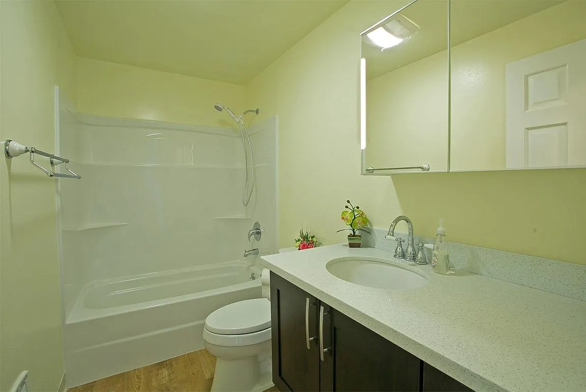 1 bed, 700 sqft, $1,400 — Photo 4