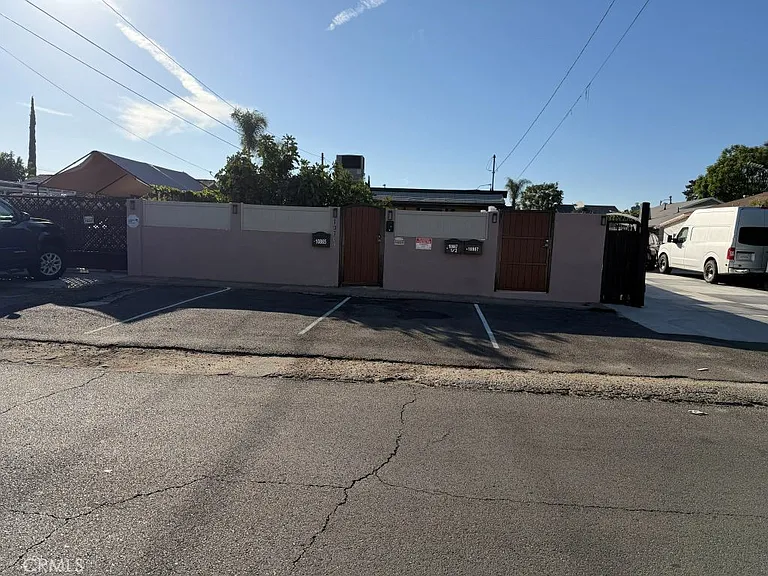 10867 Nettleton St — Photo 1