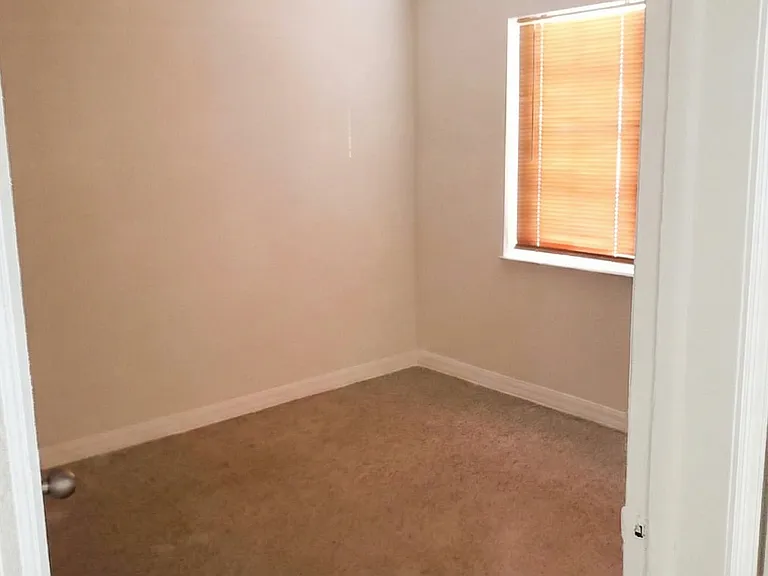 1600 Center St #B11 — Photo 17