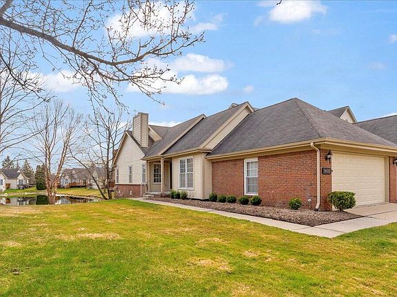 3rd image of 16552 Country Knoll Dr
