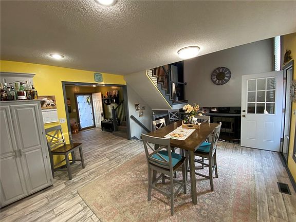 4th image of 405 SE Alger Dr