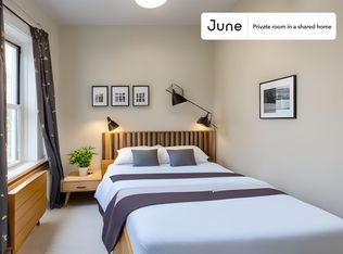 13 Charlotte St FLOOR 2-C, Ridgewood, NY 11385