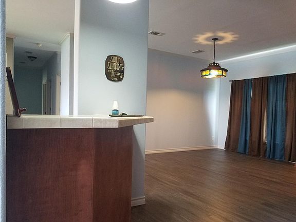 4th image of 105 Tropical Breeze Ln