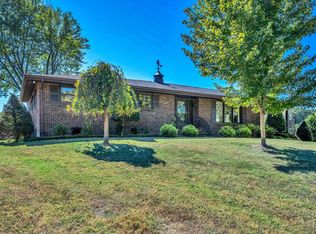 104 Lake Circle Dr, Dickson, TN 37055