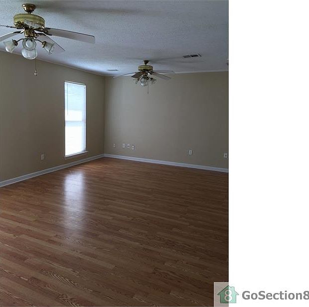 2nd image of 44 Evergold Ln
