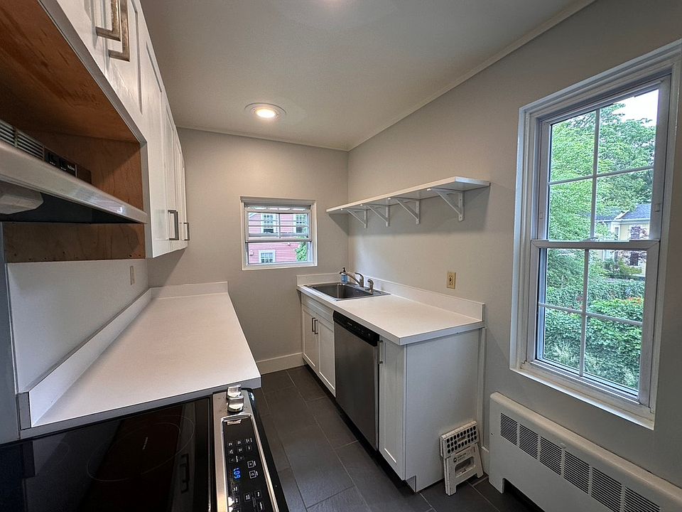 1st image of 106 John St #2