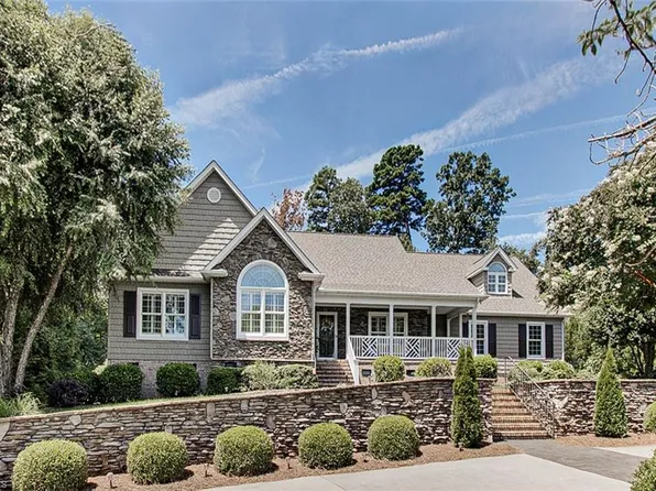 3077 Kamerin St, Randleman, NC 27317