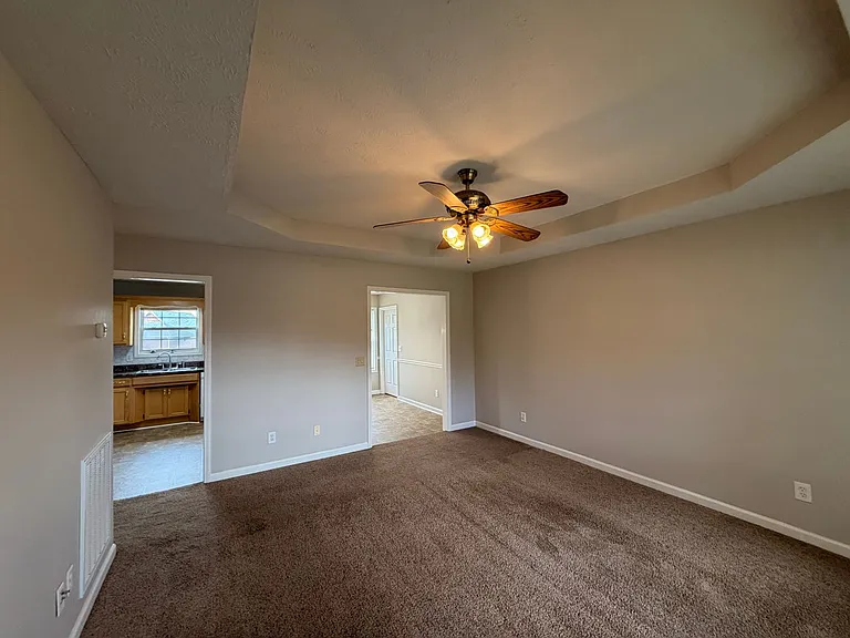 7003 Clara Ct — Photo 2
