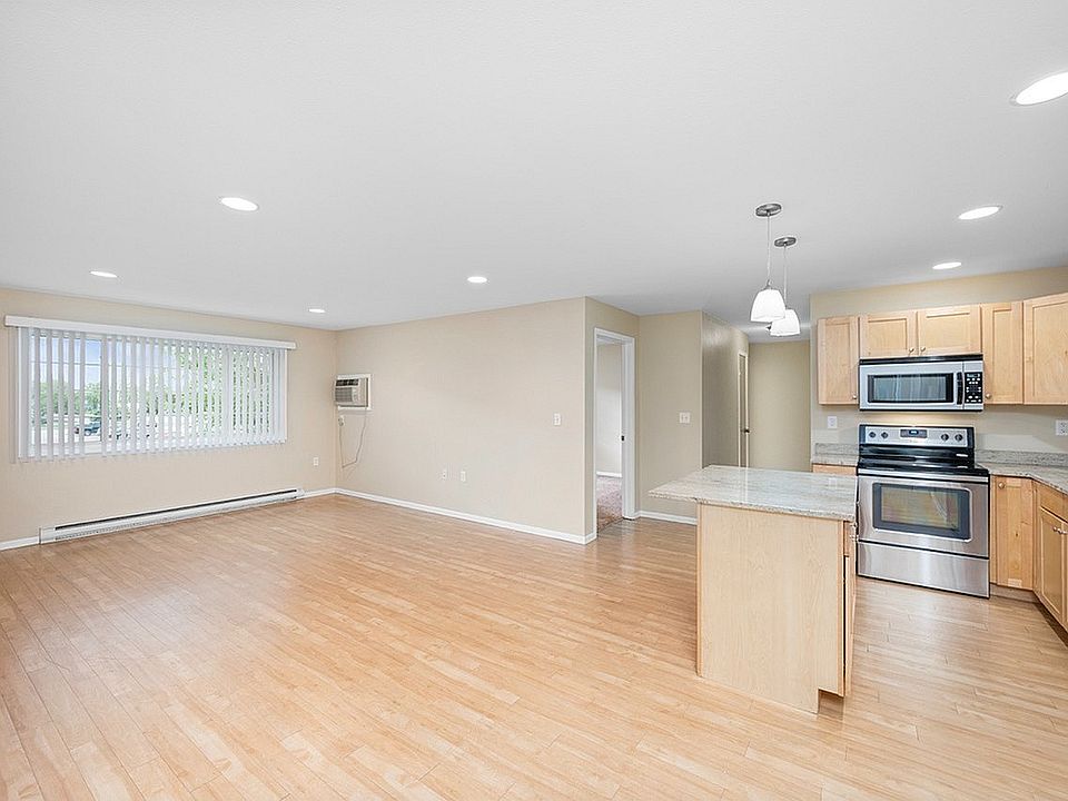 3. OXford Apartment 3bd - Living Room Large