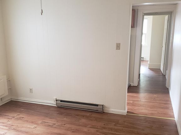 3rd image of 122 S West St APT 4