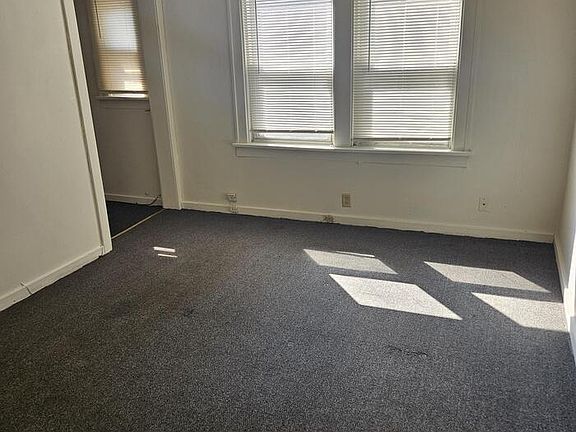 5th image of 819 E Morris St #2