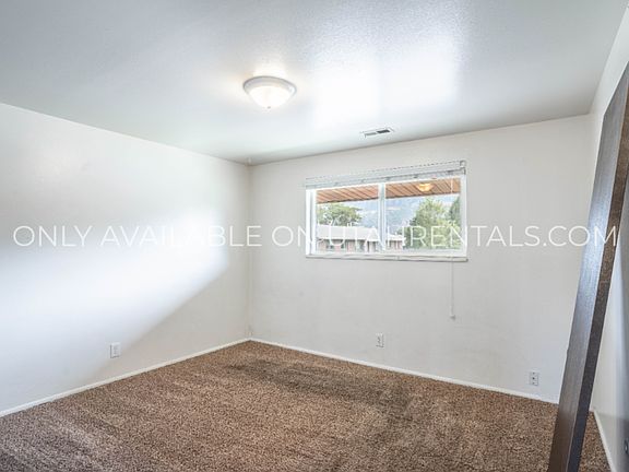 5th image of 1038 S Virginia Cir