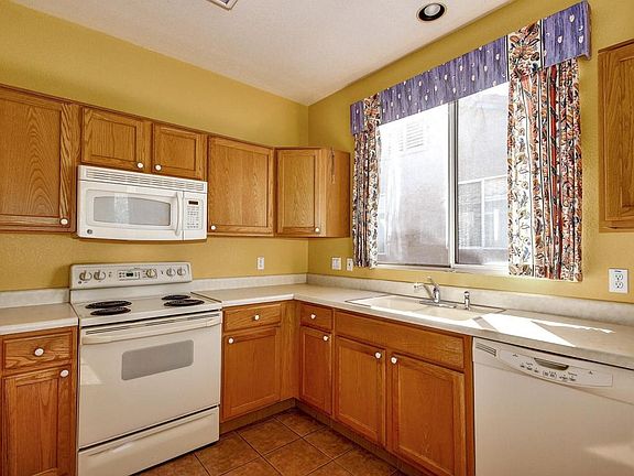 3rd image of 8008 W Cottonwood Wash Way