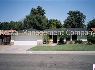 1063 Carey Ave, Clovis, CA 93611