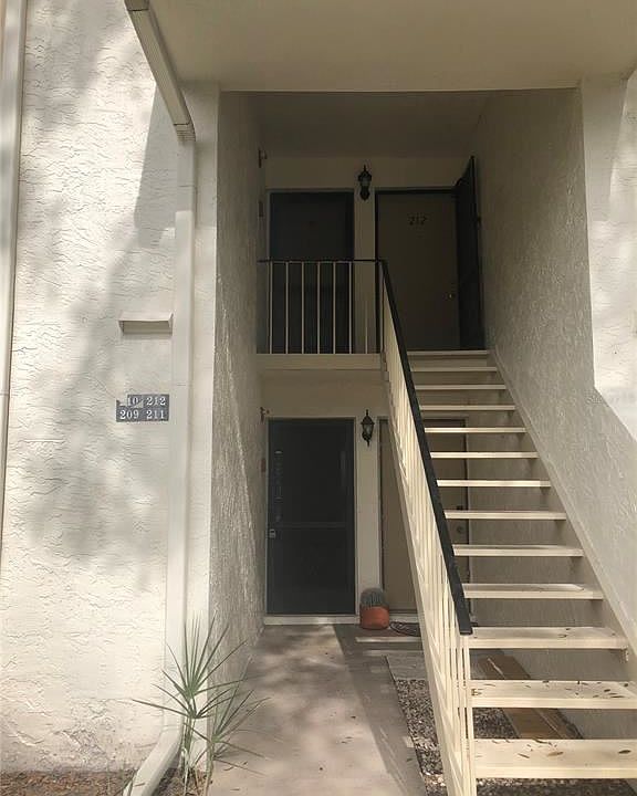 1st image of 209 Palmetto Ct #209