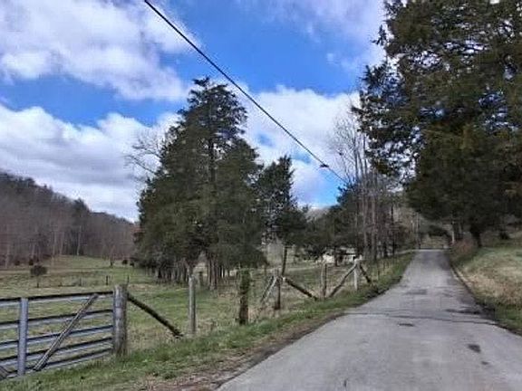 4th image of 242 Highland Springs Rd