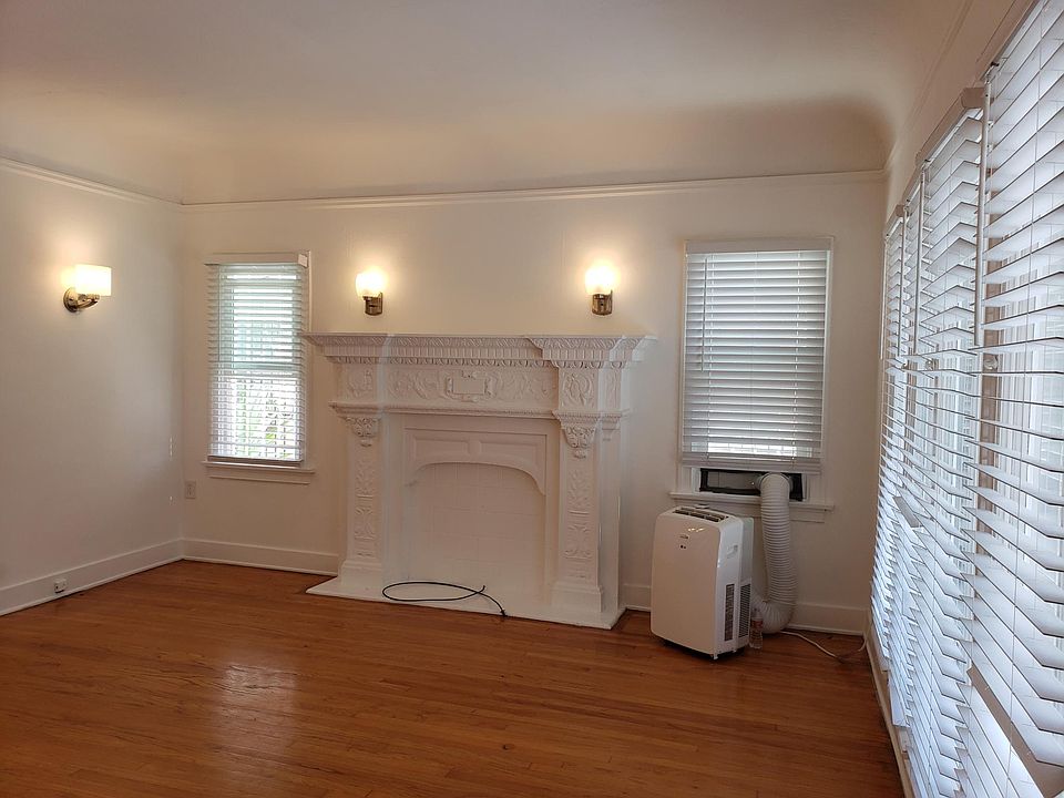 1st image of 858 S Gramercy Pl #1/2