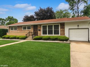 706 N Gibbons Ave, Arlington Heights, IL 60004