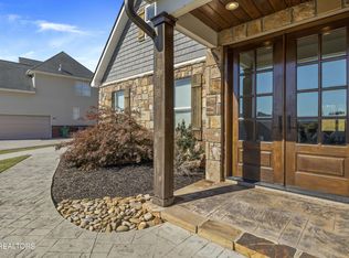 8801 Brookhaven Dr, Knoxville, TN 37931