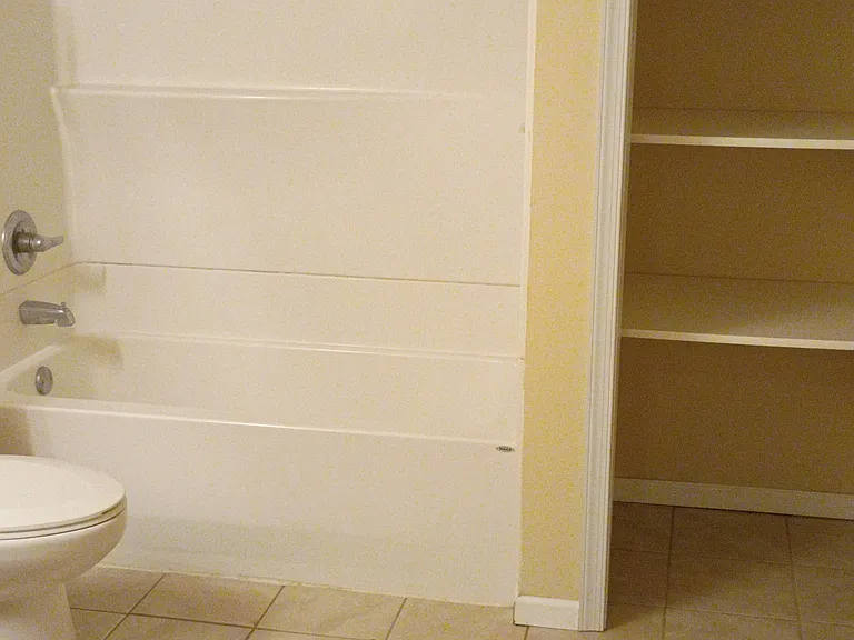 1320 E Lieg Ave #5 — Photo 4