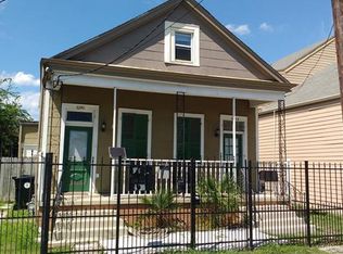 8242 S Claiborne Ave, New Orleans, LA 70118