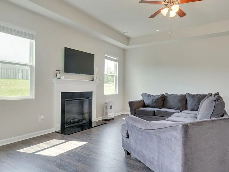 935 Hay Meadow Dr — Photo 10
