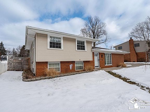 3rd image of 3714 Ridgedale Ln