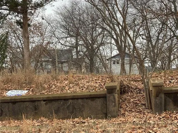 611 N 6th St, Poplar Bluff, MO 63901