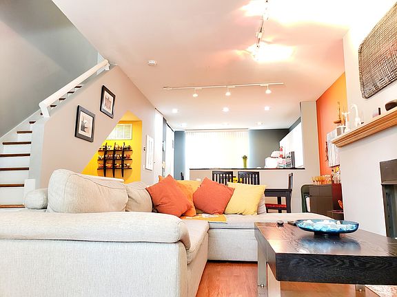 3rd image of 2800 N Talman Ave #L