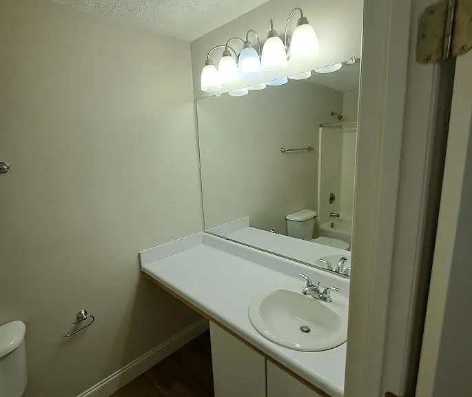 Sencond Bedroom Bathroom