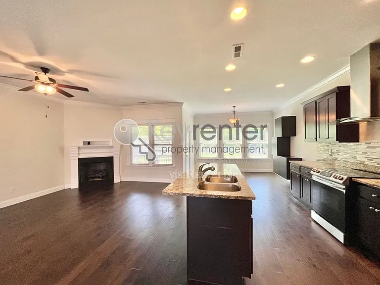 2758 Waterhaven Dr — Photo 5