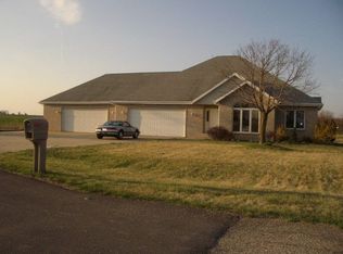 8263 Clearview Dr, Rockford, IL 61102