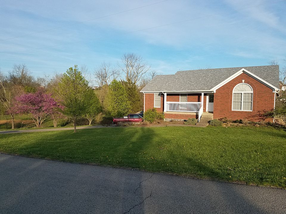 2nd image of 32 Saddle Brook Trl