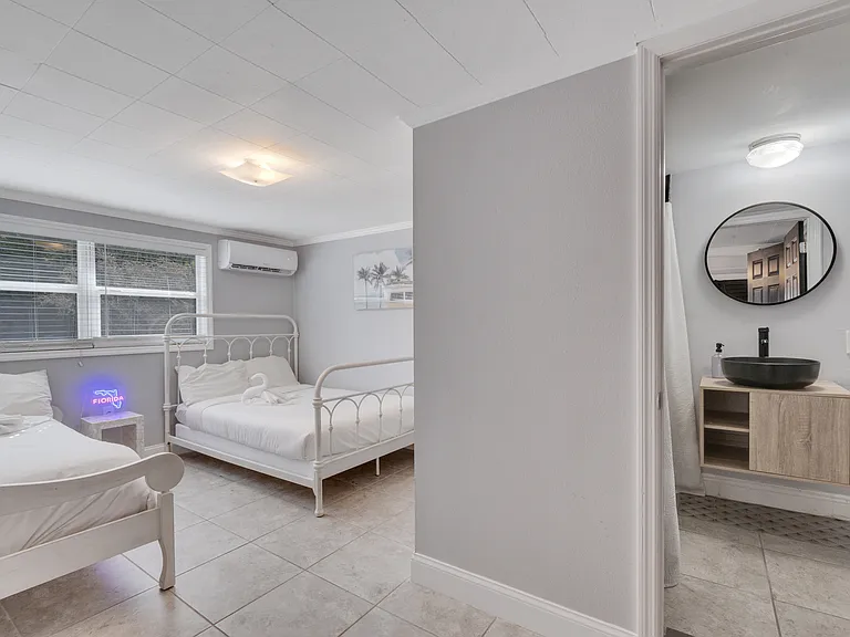 415 S Hyer Ave #B — Photo 21