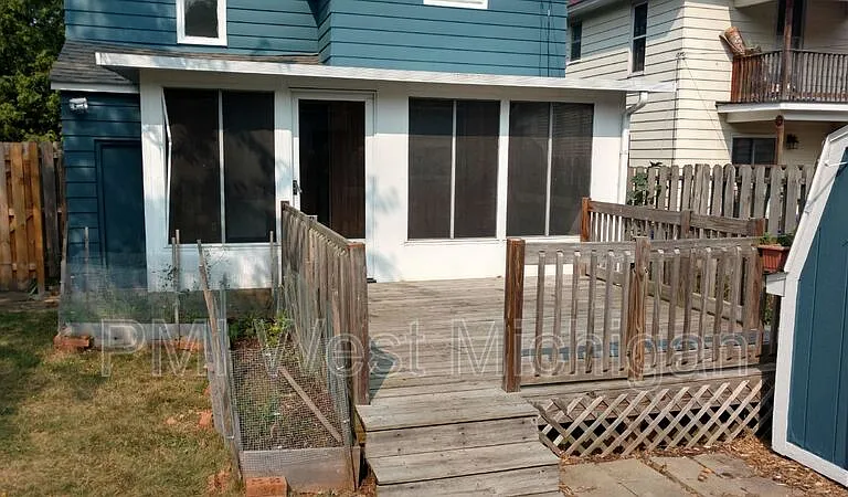 946 Pine Ave NW #1 — Photo 14