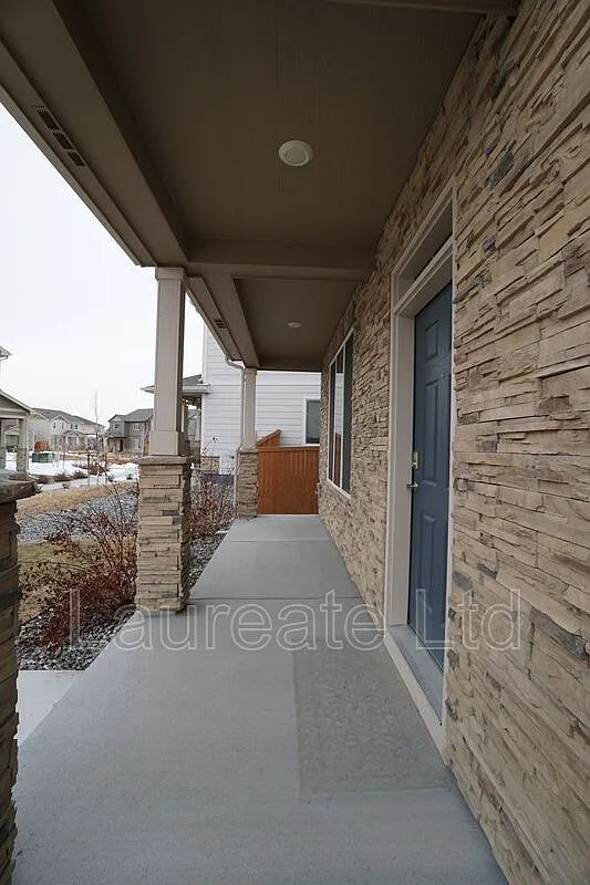 Building Photo - 11755 Lovegrass Dr