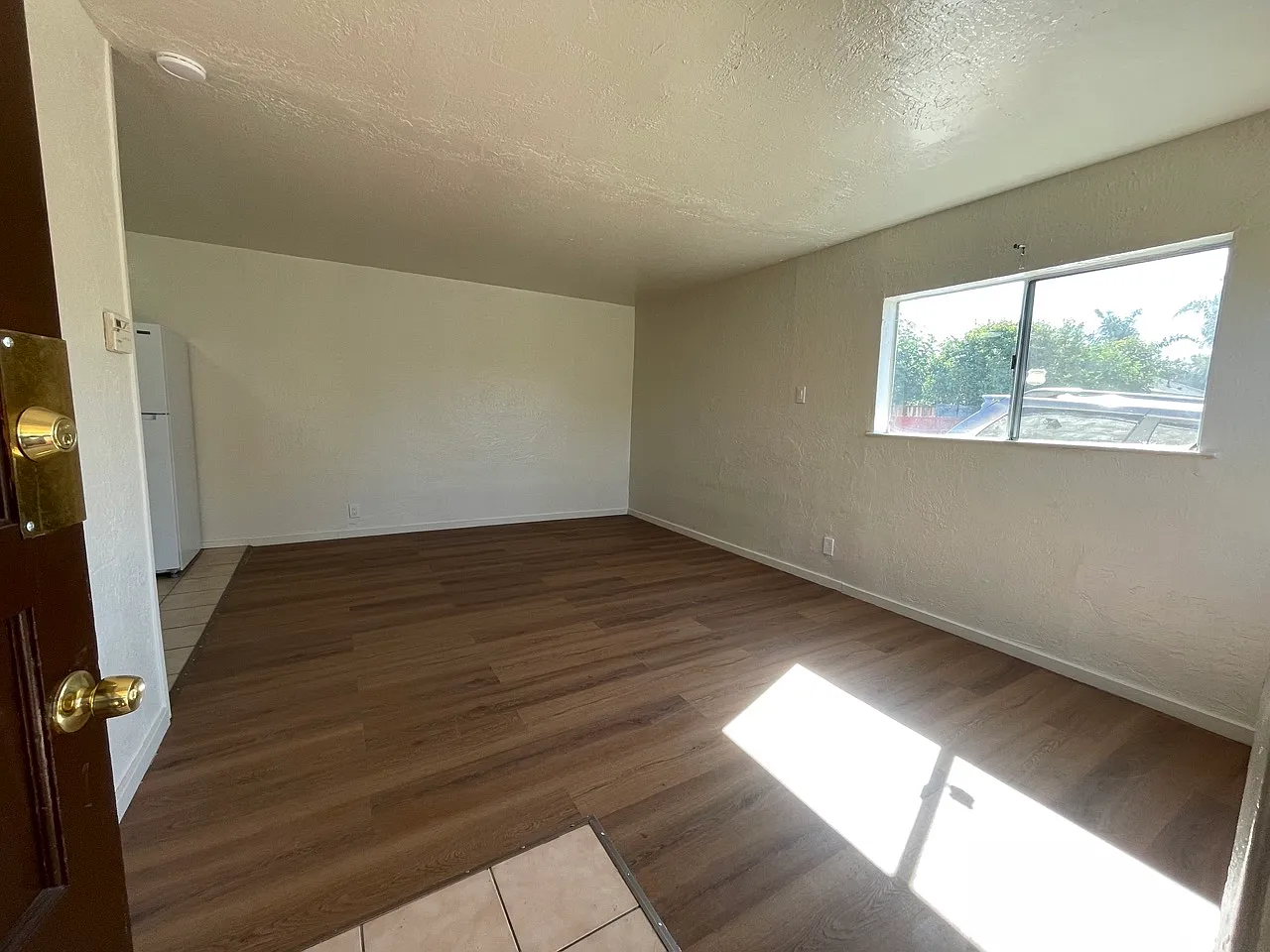 2 bed, 810 sqft, $2,400 — Photo 3