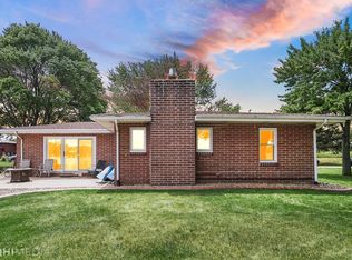 2005 Lakeshore Dr, Walkerton, IN 46574