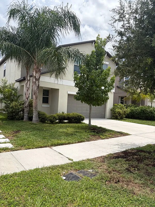 4 bed, 2.5 bath, 1914 sqft, $2,395 — Photo 3