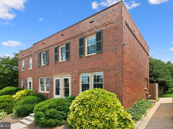 1600 S Barton St APT 744, Arlington, VA 22204