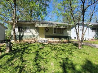 10537 Duke Dr, Saint Louis, MO 63136