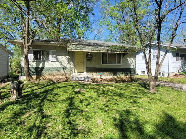 10537 Duke Dr, Saint Louis, MO 63136