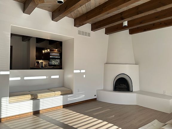 3rd image of 3105 Mission Dr