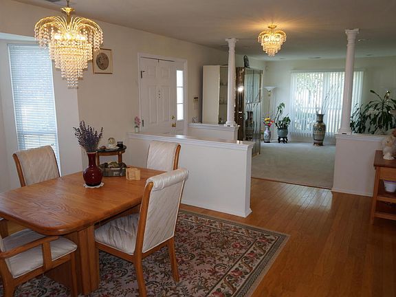 2nd image of 9 Pennsbury Way #5