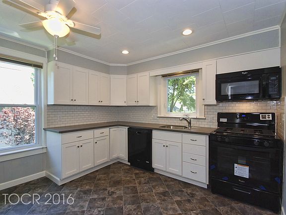 3rd image of 12 Lincoln Pl