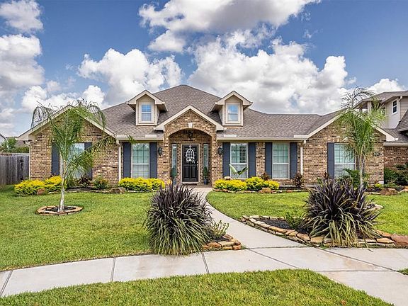 4th image of 2028 Montezuma Ln